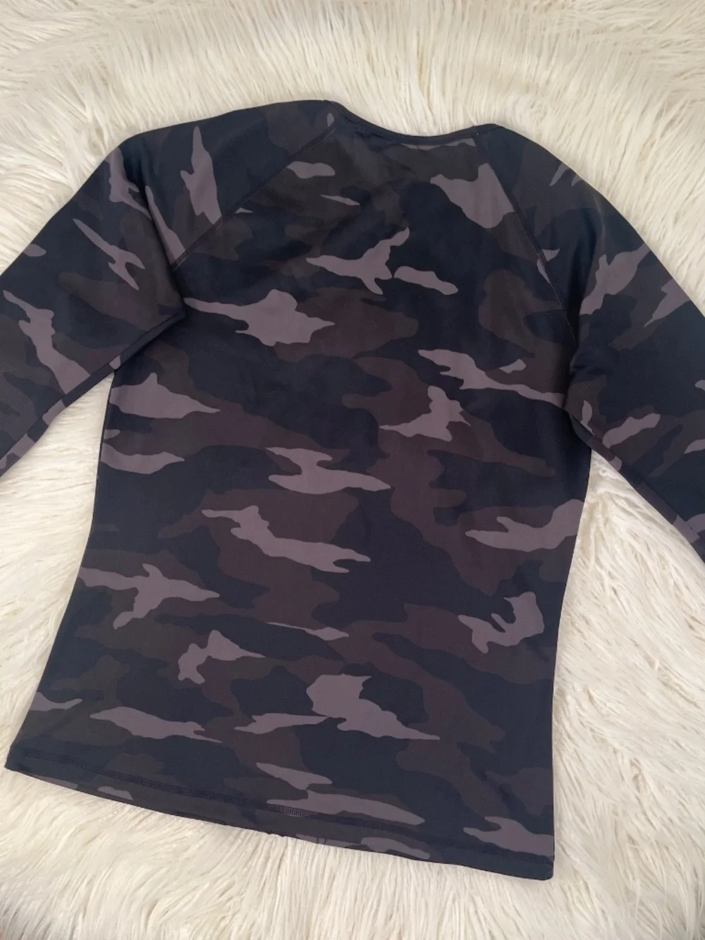 Athleta "Freestyle rash guard performance top in camo" NWOT - Picture 10 of 10